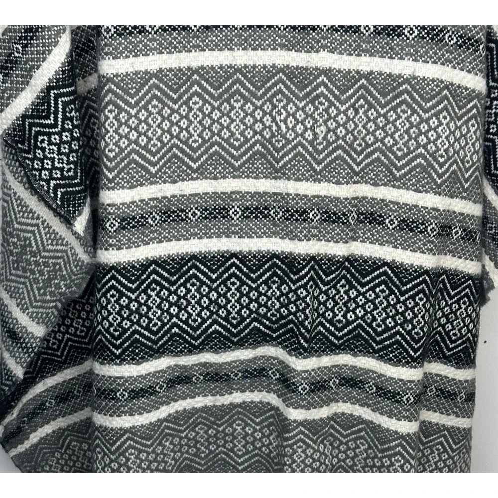 Torrid Boho Knit Shawl Wrap OS Black Gray Fringe Southwest Hippie Soft & Cozy